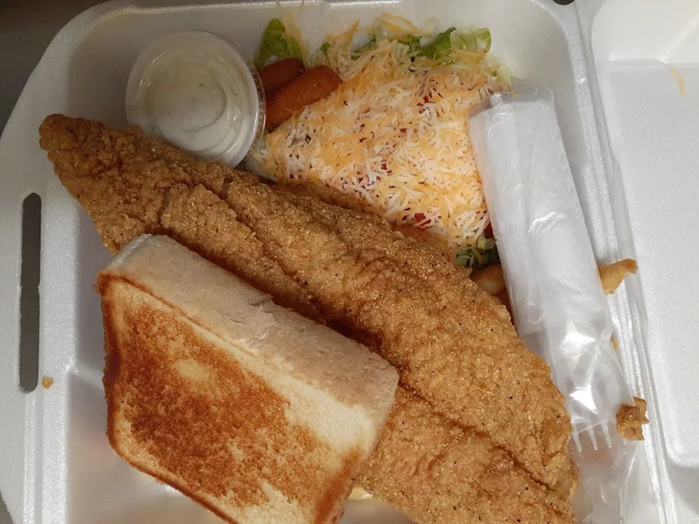 Catfish Fillet Dinner Salad